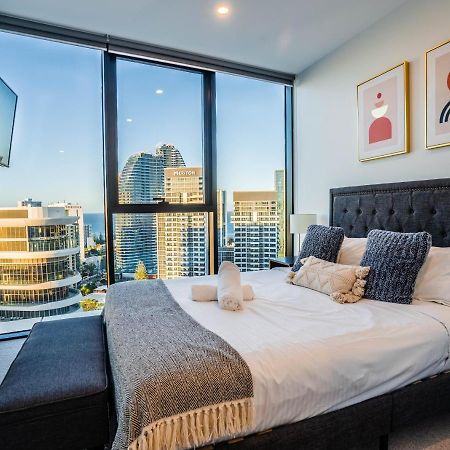 2 Bedroom Luxurious Family Apartment Next To Pacific Fair - Broadbeach Gold Coast Gc22 Eksteriør billede