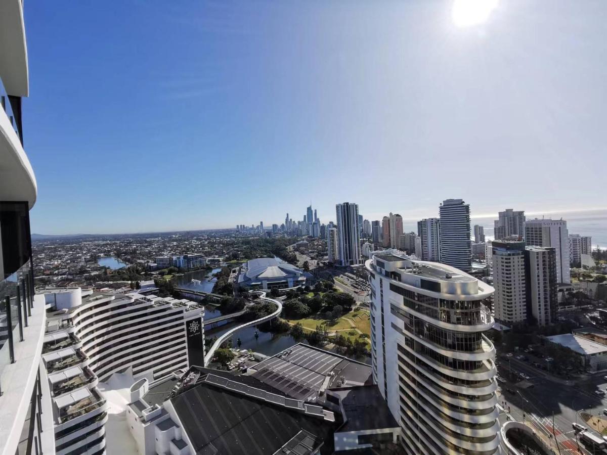 2 Bedroom Luxurious Family Apartment Next To Pacific Fair - Broadbeach Gold Coast Gc22 Eksteriør billede
