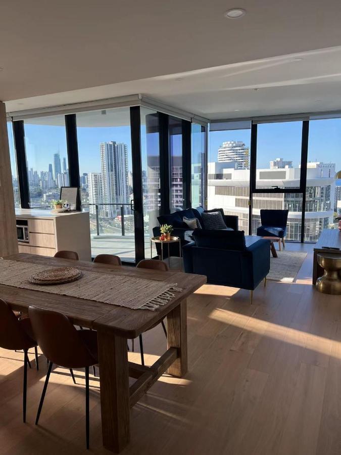 2 Bedroom Luxurious Family Apartment Next To Pacific Fair - Broadbeach Gold Coast Gc22 Eksteriør billede