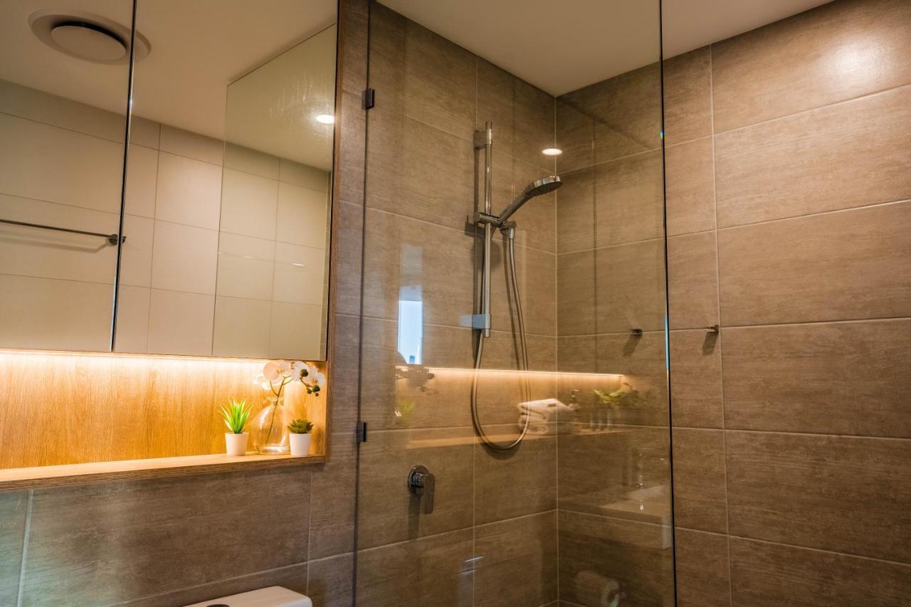 2 Bedroom Luxurious Family Apartment Next To Pacific Fair - Broadbeach Gold Coast Gc22 Eksteriør billede